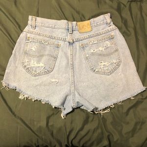 LEE SILVER STUDDED DISTRESSED HIGH WASTED SHORT